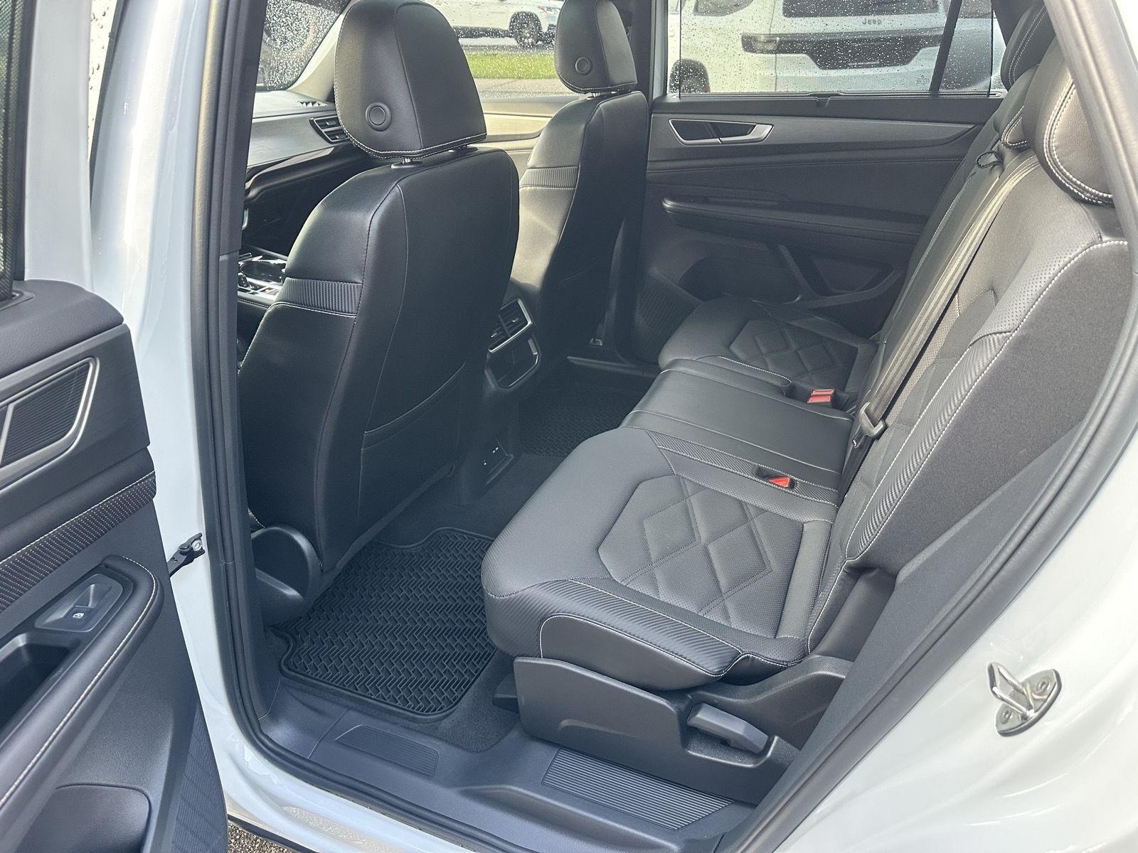 Volkswagen Atlas Cross Sport SE w/Technology AWD 2024