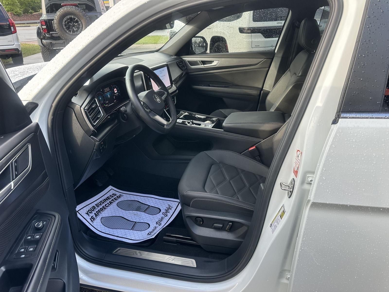 Volkswagen Atlas Cross Sport SE w/Technology AWD 2024