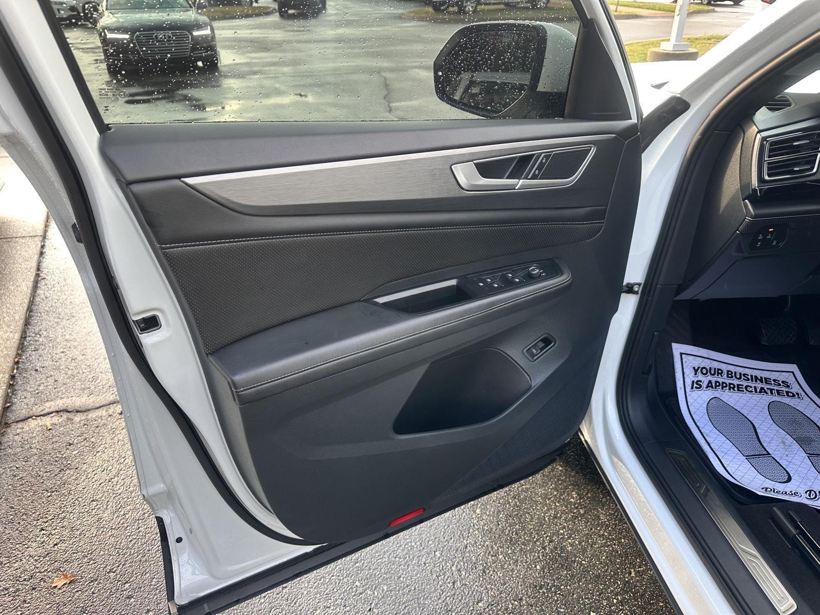 Volkswagen Atlas Cross Sport SE w/Technology AWD 2024