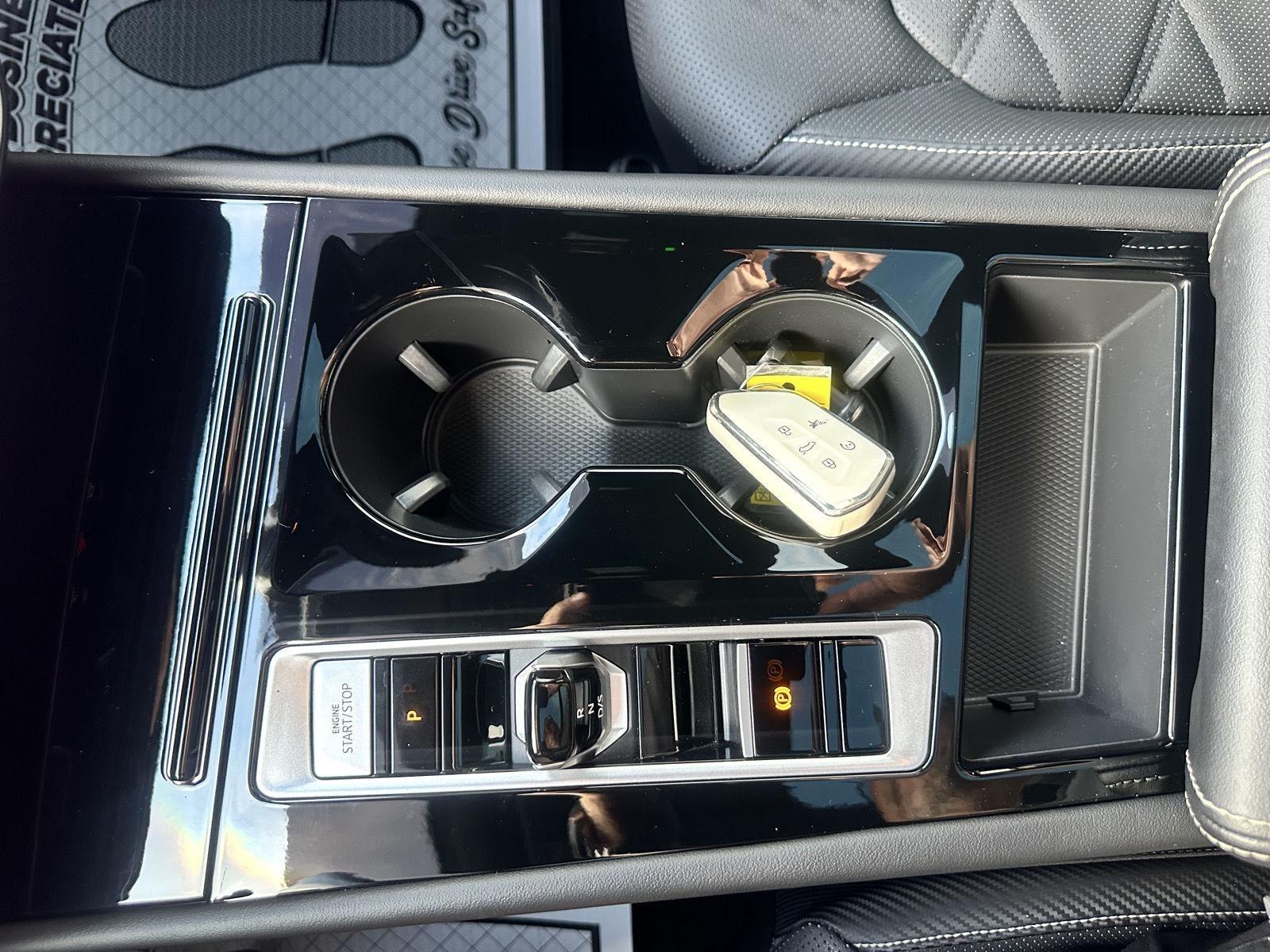 Volkswagen Atlas Cross Sport SE w/Technology AWD 2024