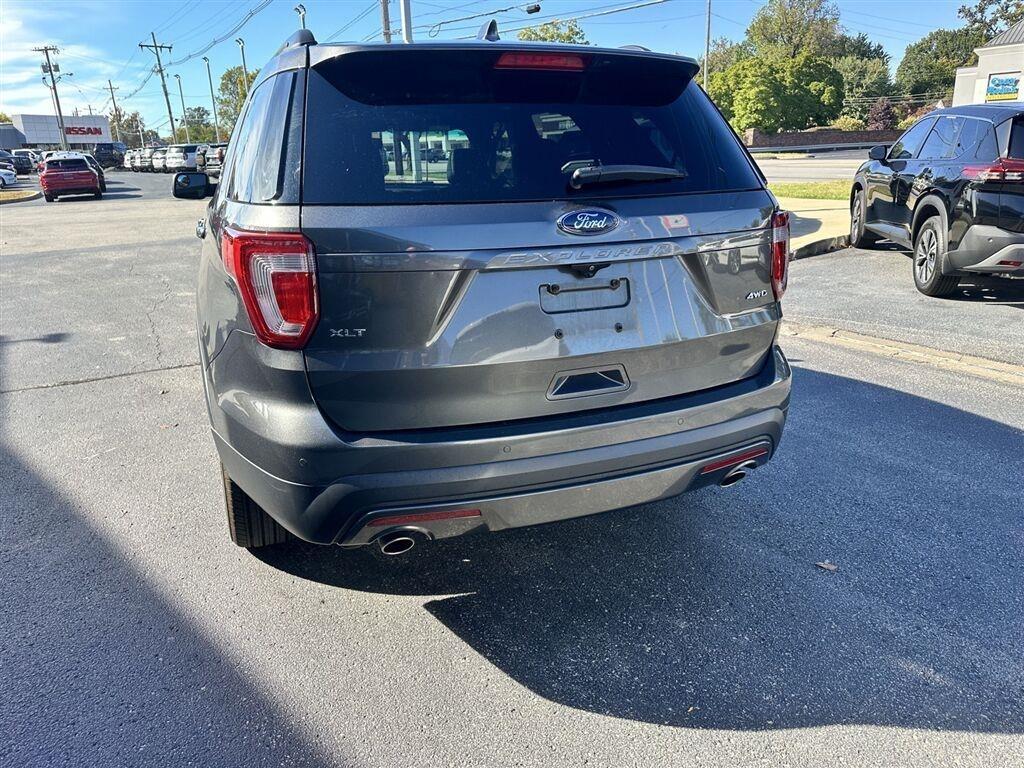Ford Explorer XLT 4WD 2017