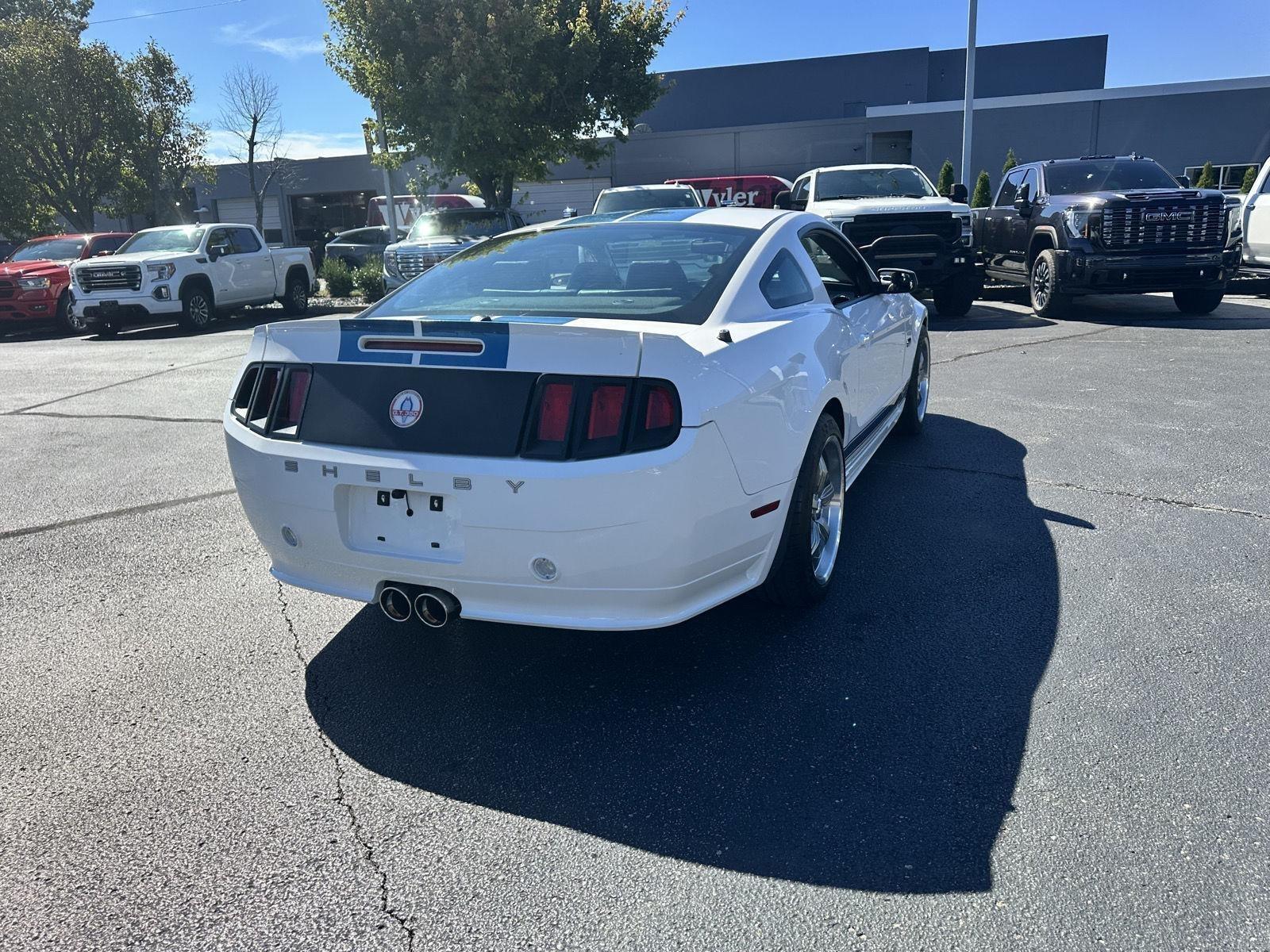 Ford Shelby GT350 Base 2011
