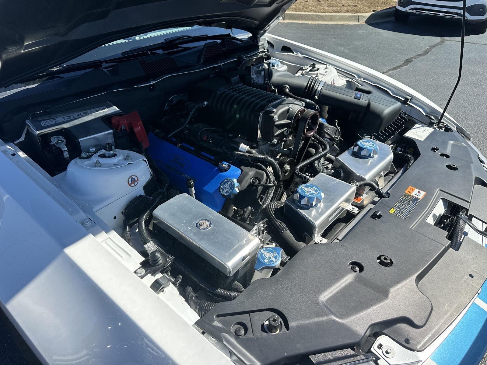Ford Shelby GT350 Base 2011