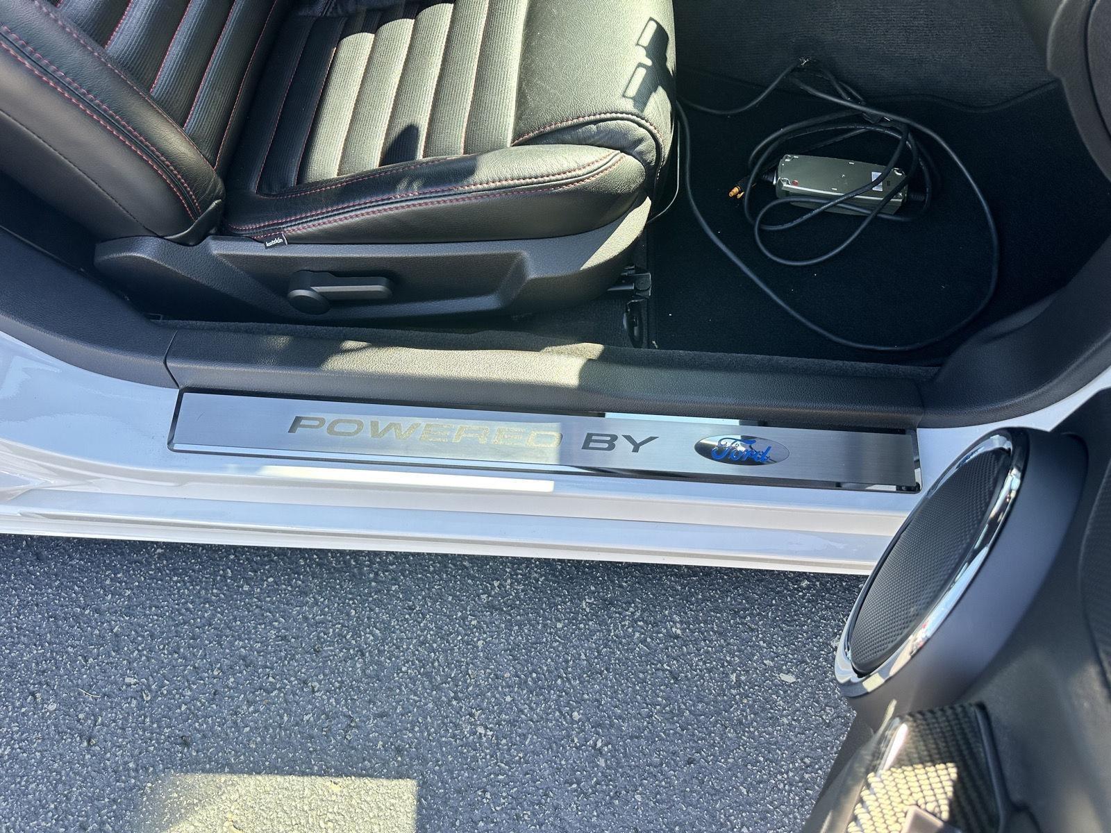 Ford Shelby GT350 Base 2011