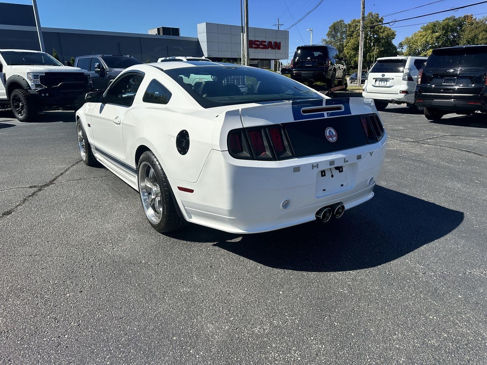Ford Shelby GT350 Base 2011