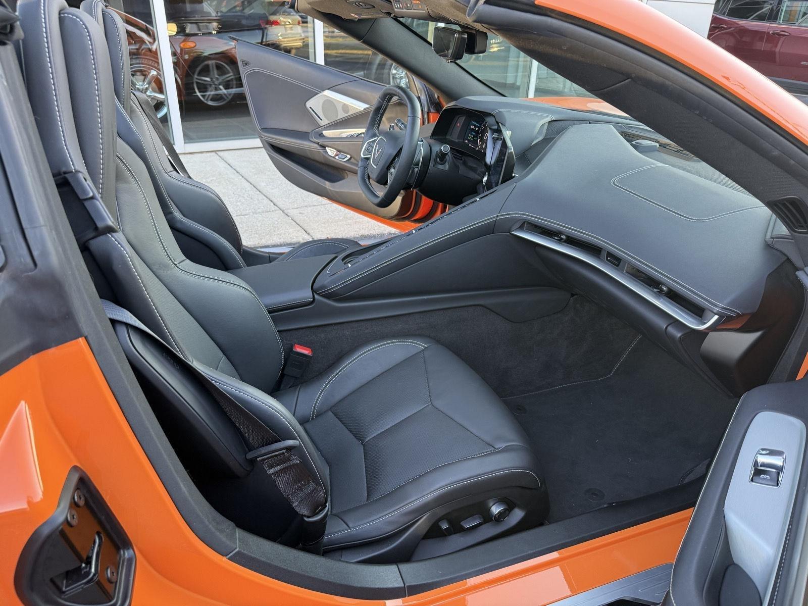 Chevrolet Corvette 2LT Convertible 2024