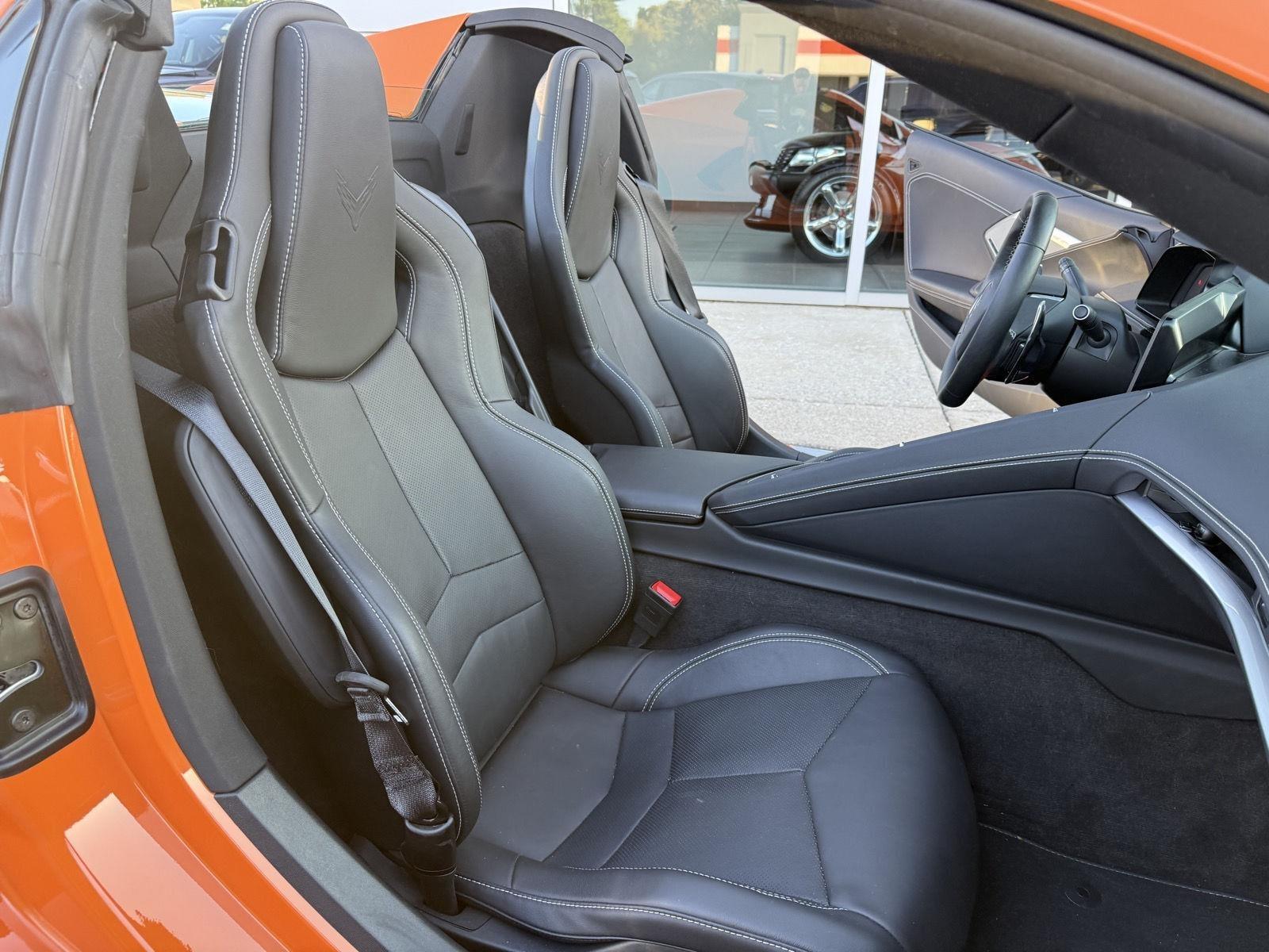 Chevrolet Corvette 2LT Convertible 2024
