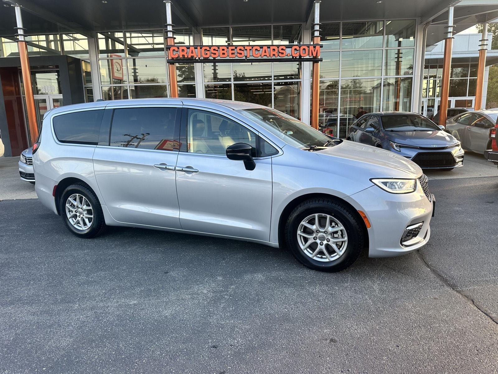 2024 Chrysler Pacifica Touring L