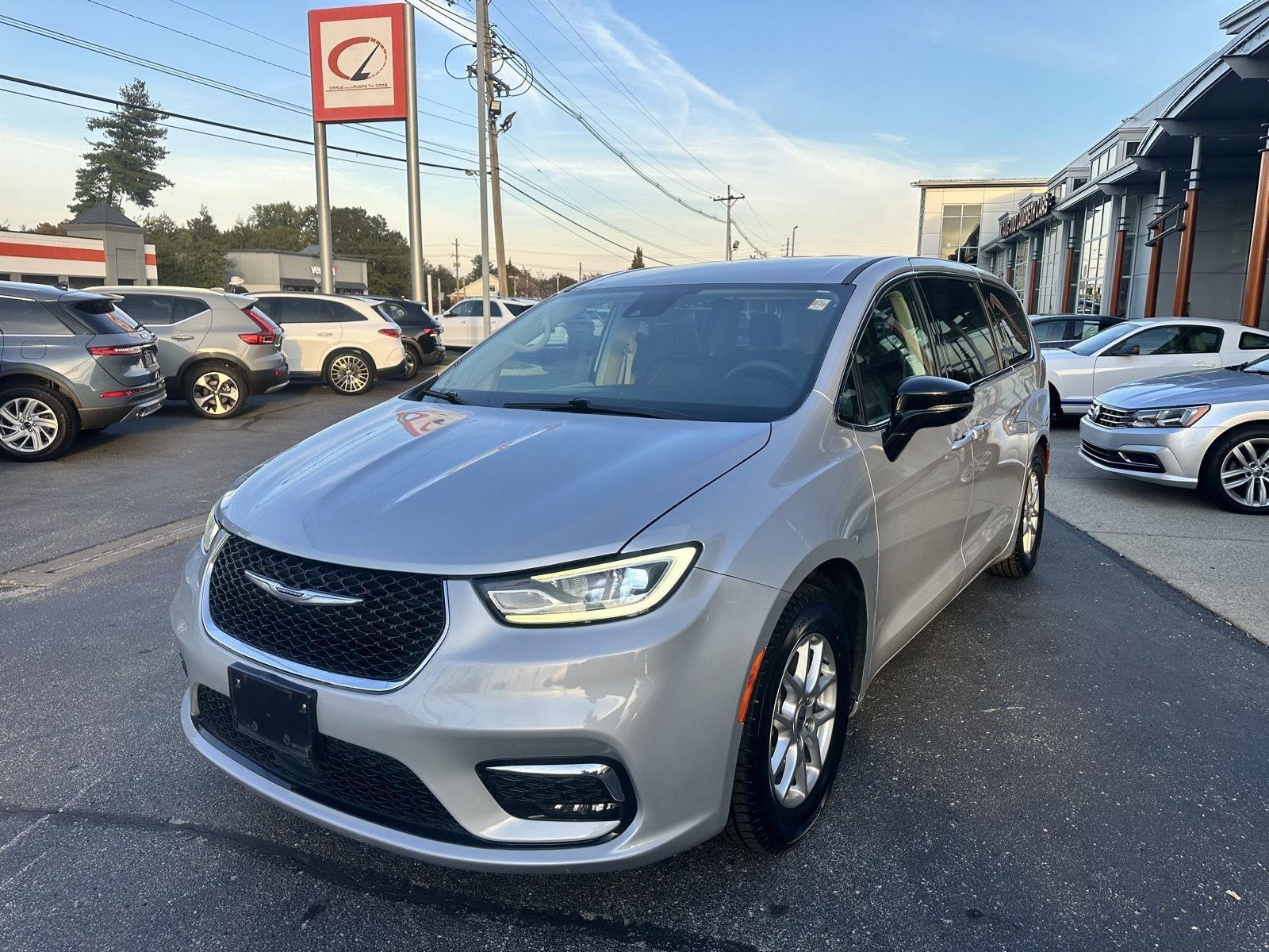 Chrysler Pacifica Touring L 2024
