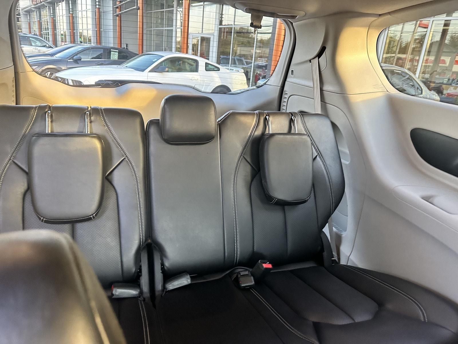 Chrysler Pacifica Touring L 2024