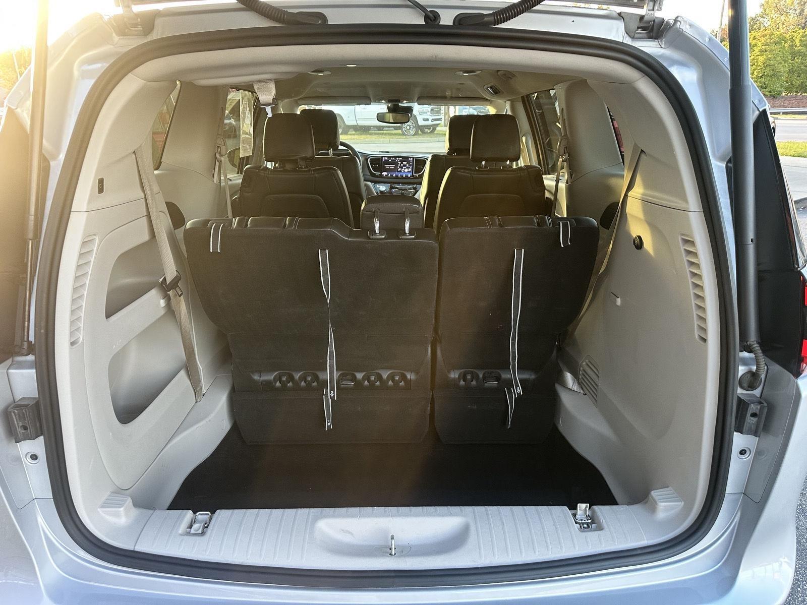 Chrysler Pacifica Touring L 2024