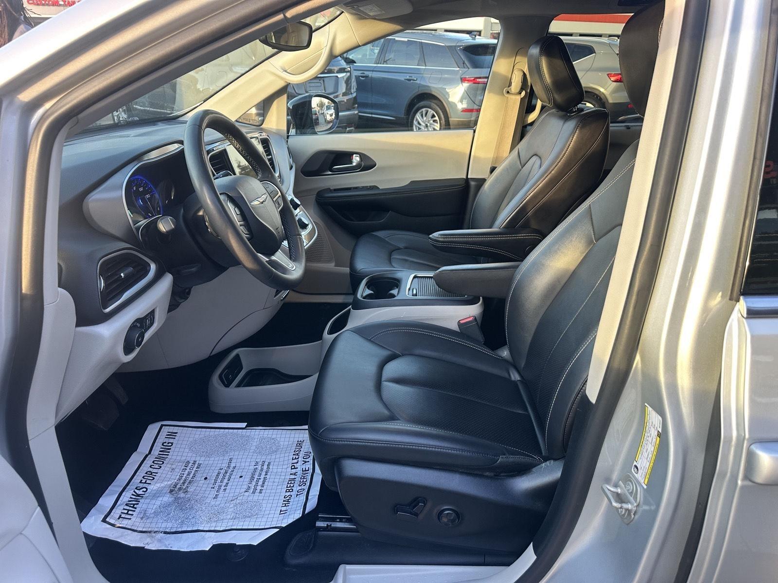 Chrysler Pacifica Touring L 2024