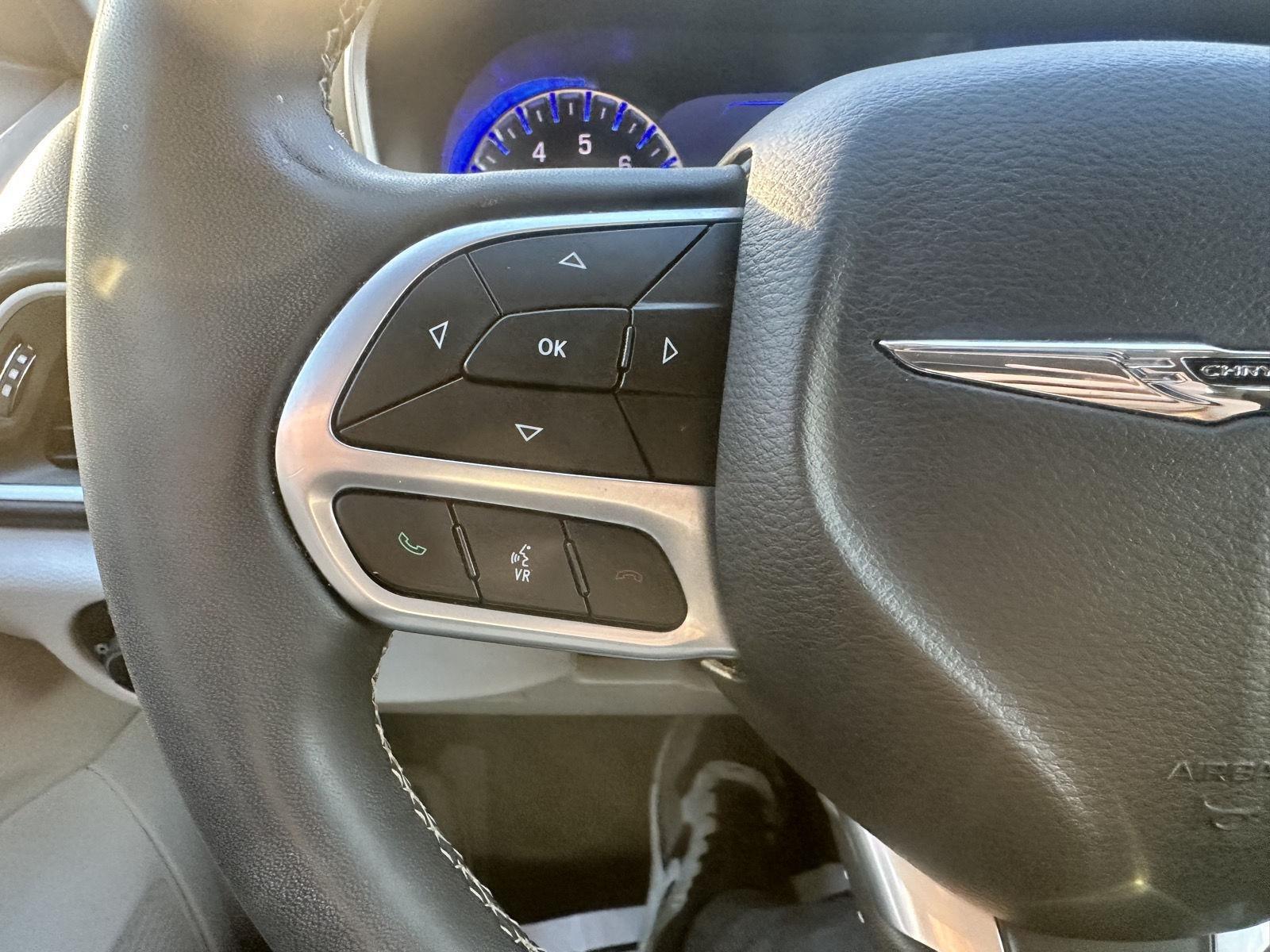 Chrysler Pacifica Touring L 2024
