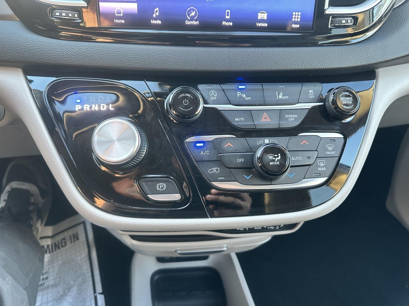 Chrysler Pacifica Touring L 2024
