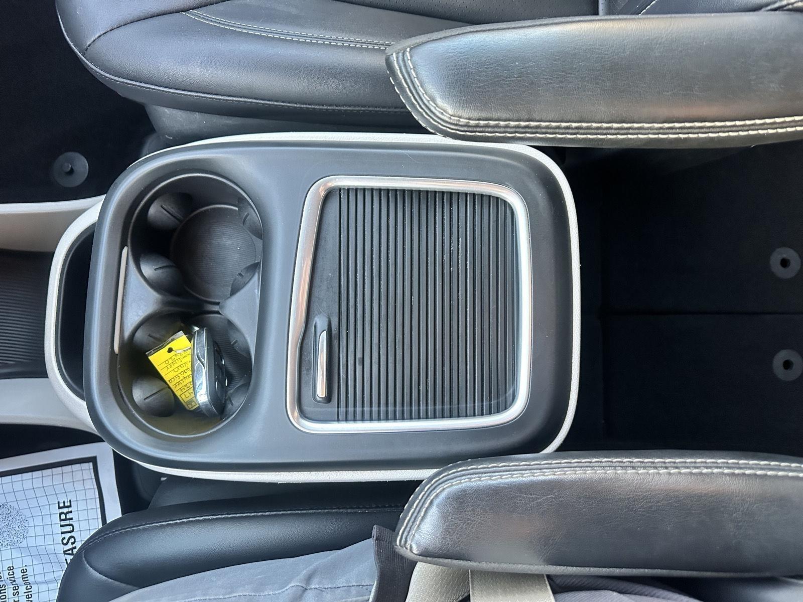 Chrysler Pacifica Touring L 2024