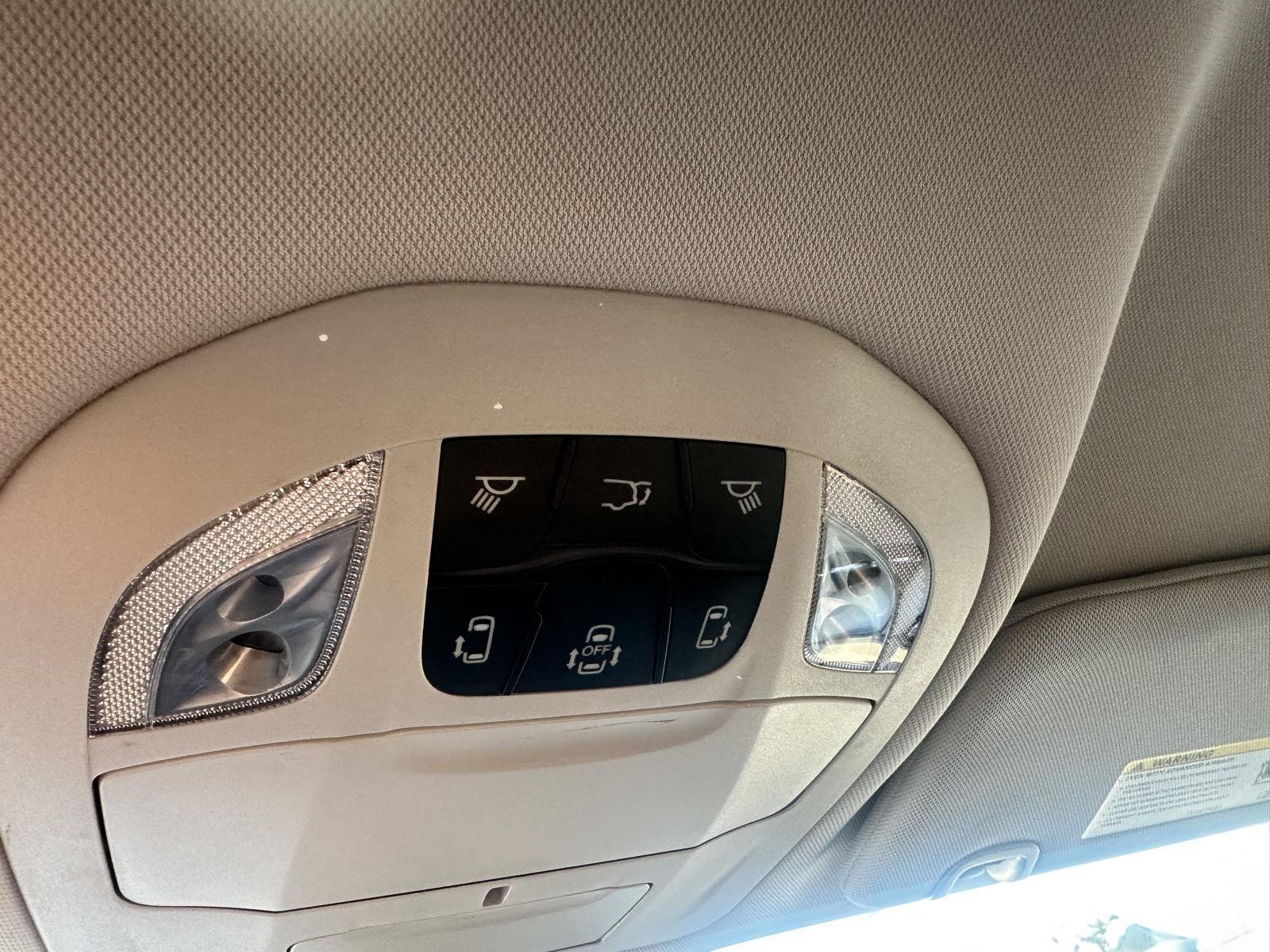 Chrysler Pacifica Touring L 2024
