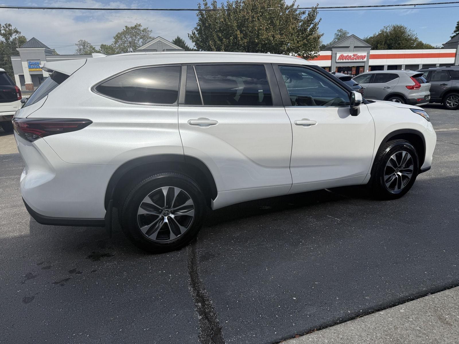 Toyota Highlander Limited AWD 2026