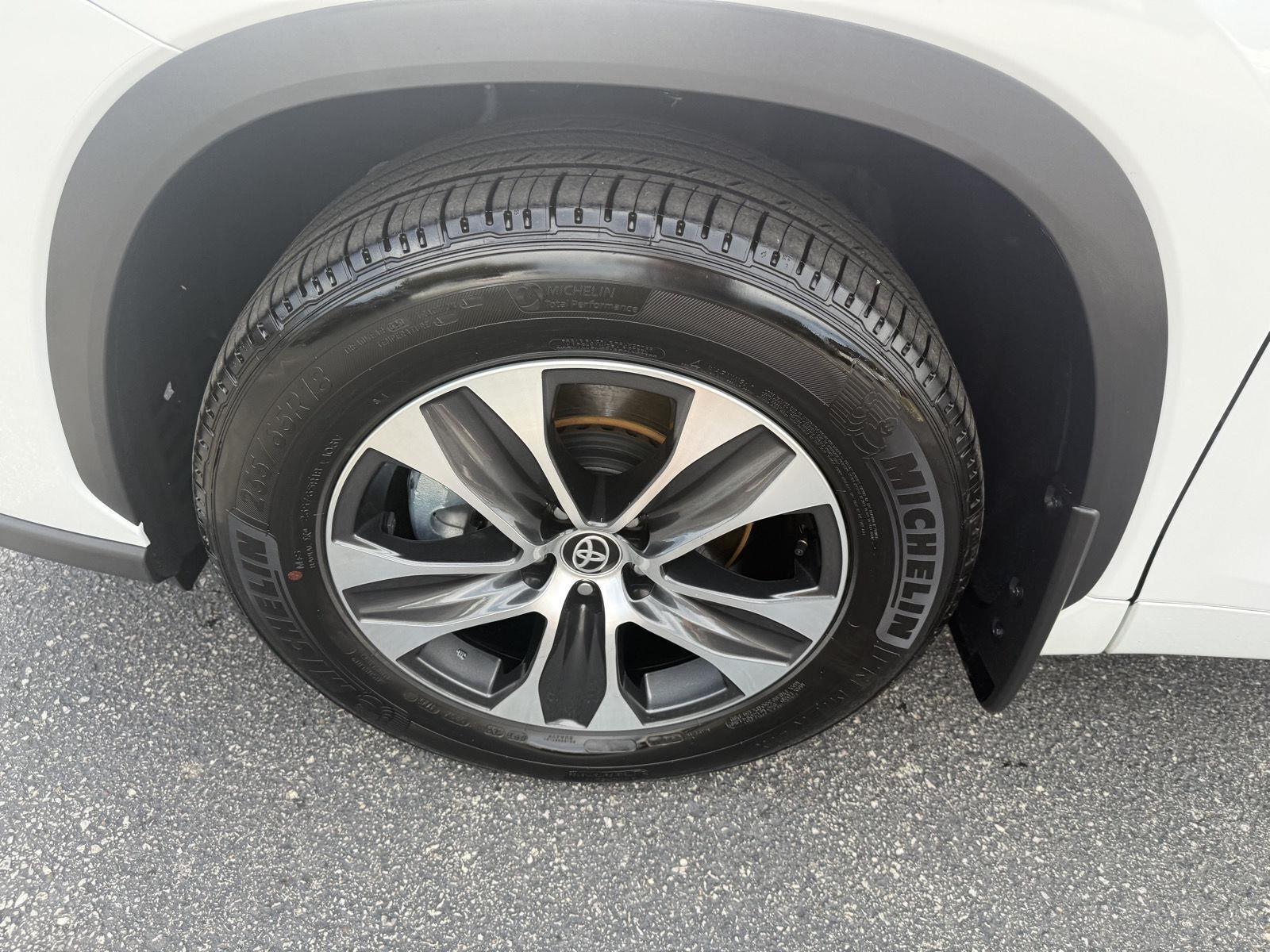 Toyota Highlander Limited AWD 2026