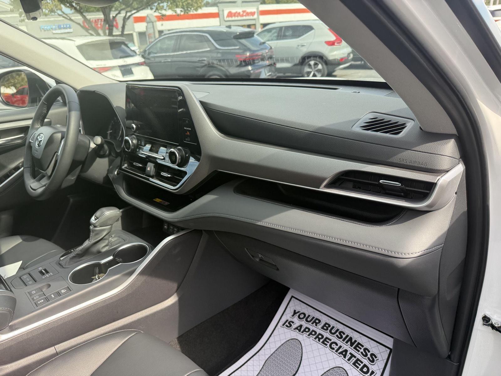 Toyota Highlander Limited AWD 2026