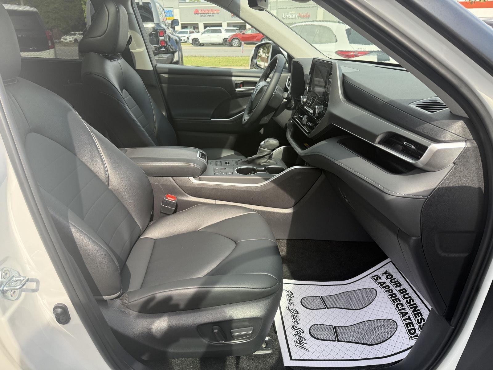 Toyota Highlander Limited AWD 2026
