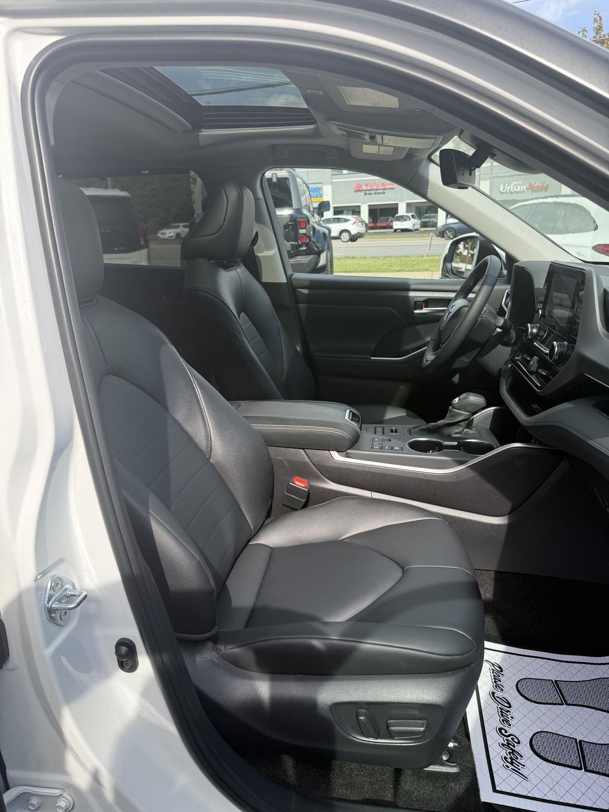 Toyota Highlander Limited AWD 2026
