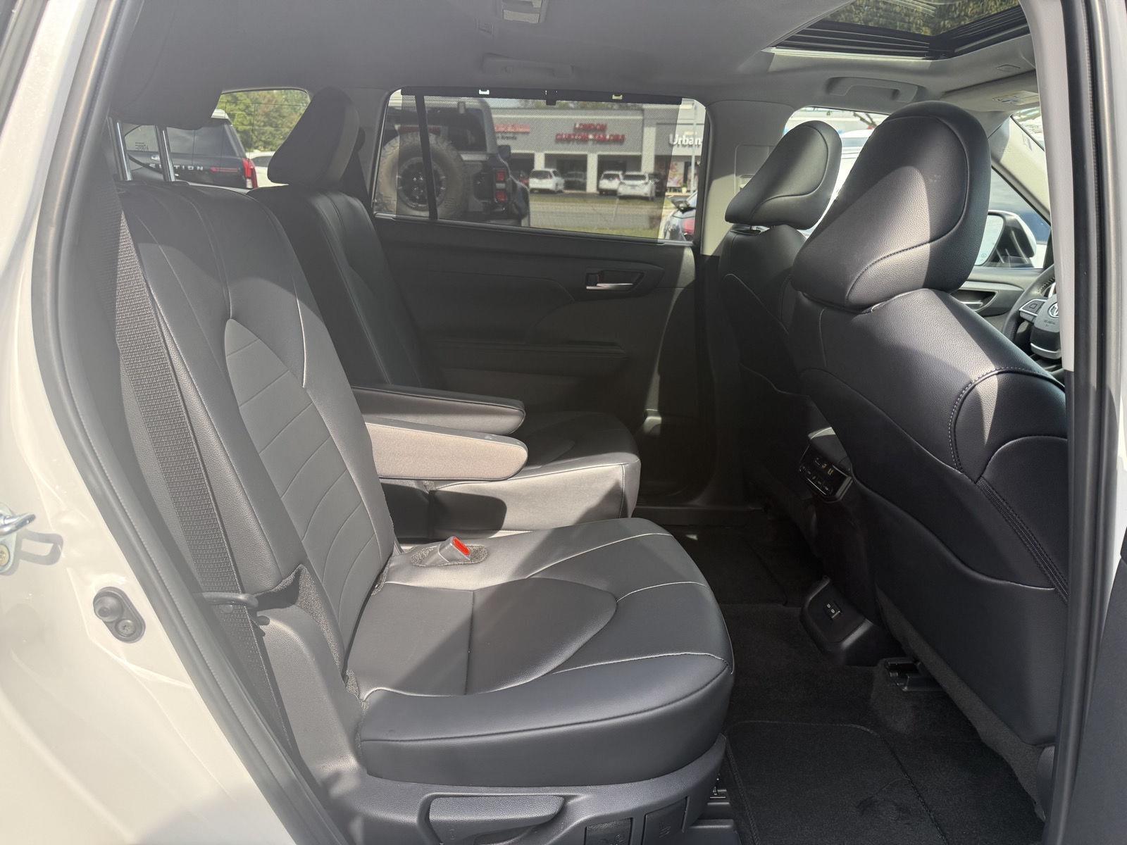 Toyota Highlander Limited AWD 2026