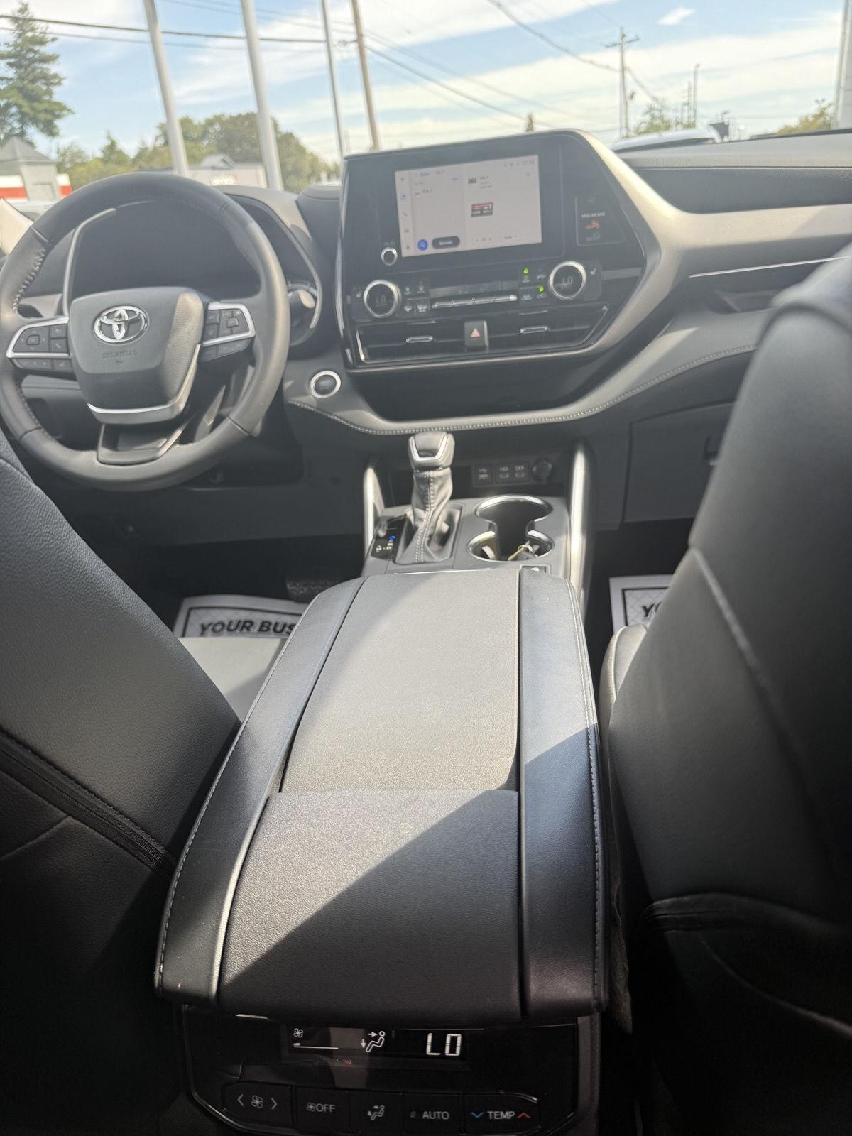 Toyota Highlander Limited AWD 2026