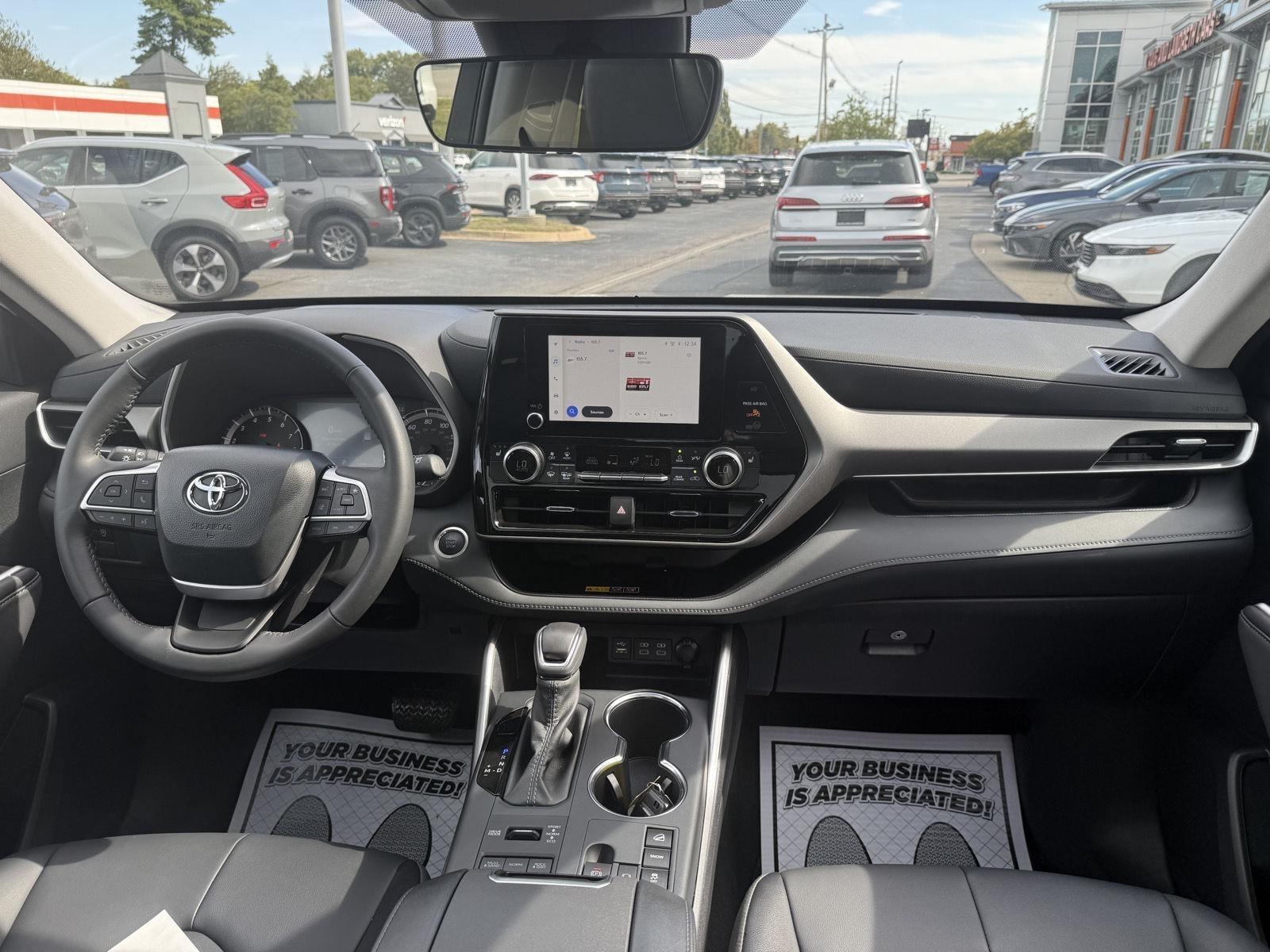 Toyota Highlander Limited AWD 2026