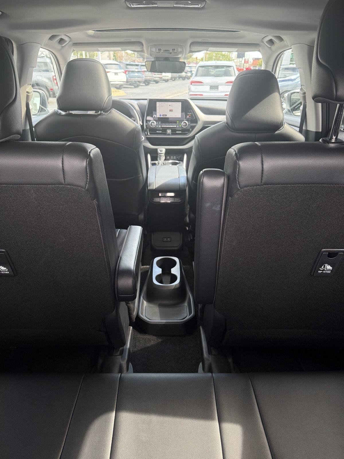 Toyota Highlander Limited AWD 2026