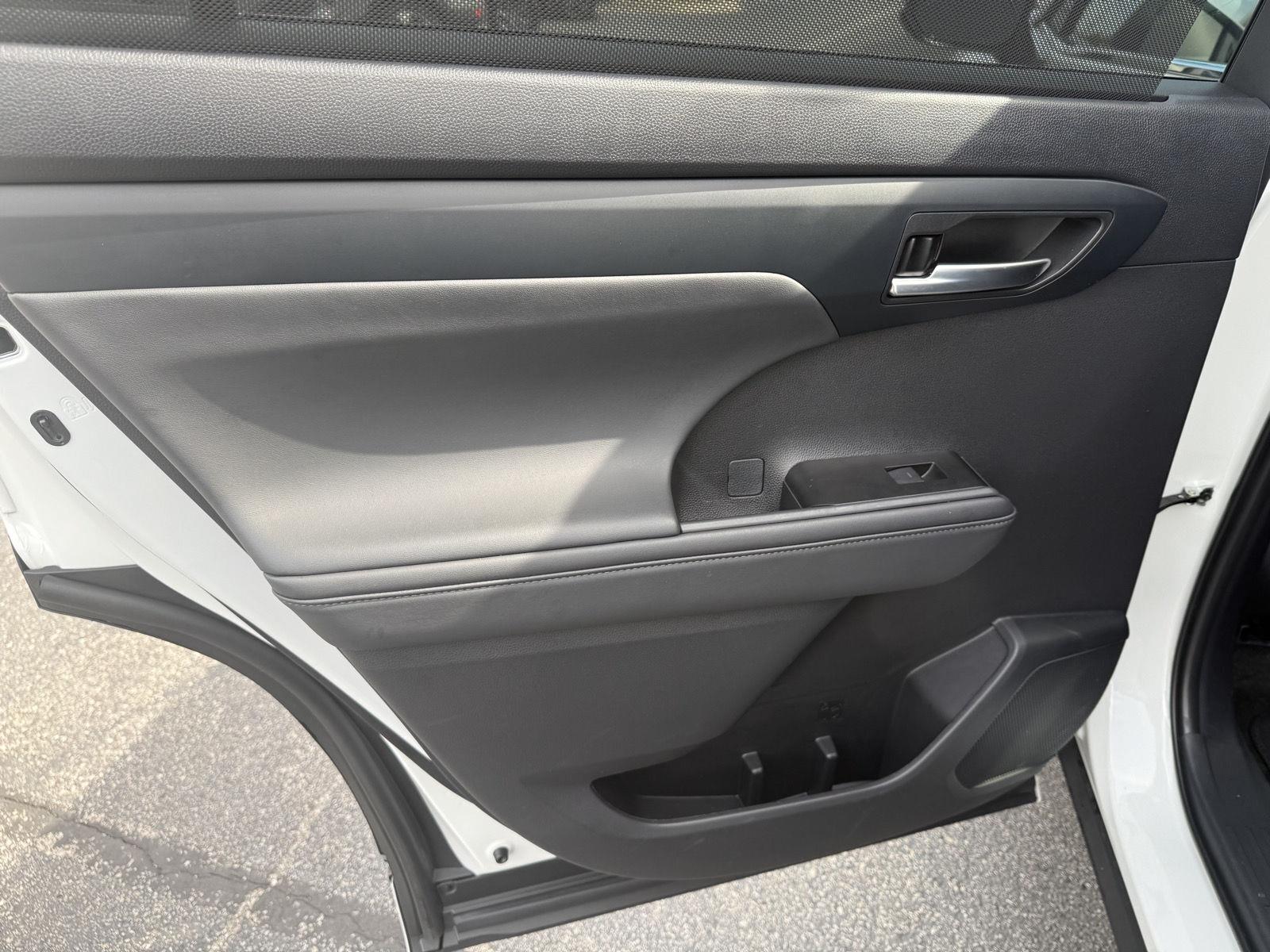 Toyota Highlander Limited AWD 2026