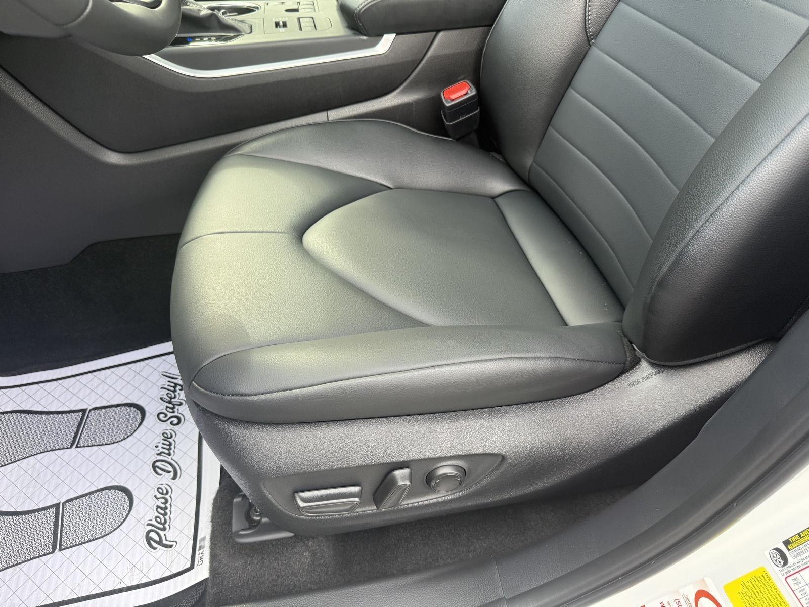 Toyota Highlander Limited AWD 2026