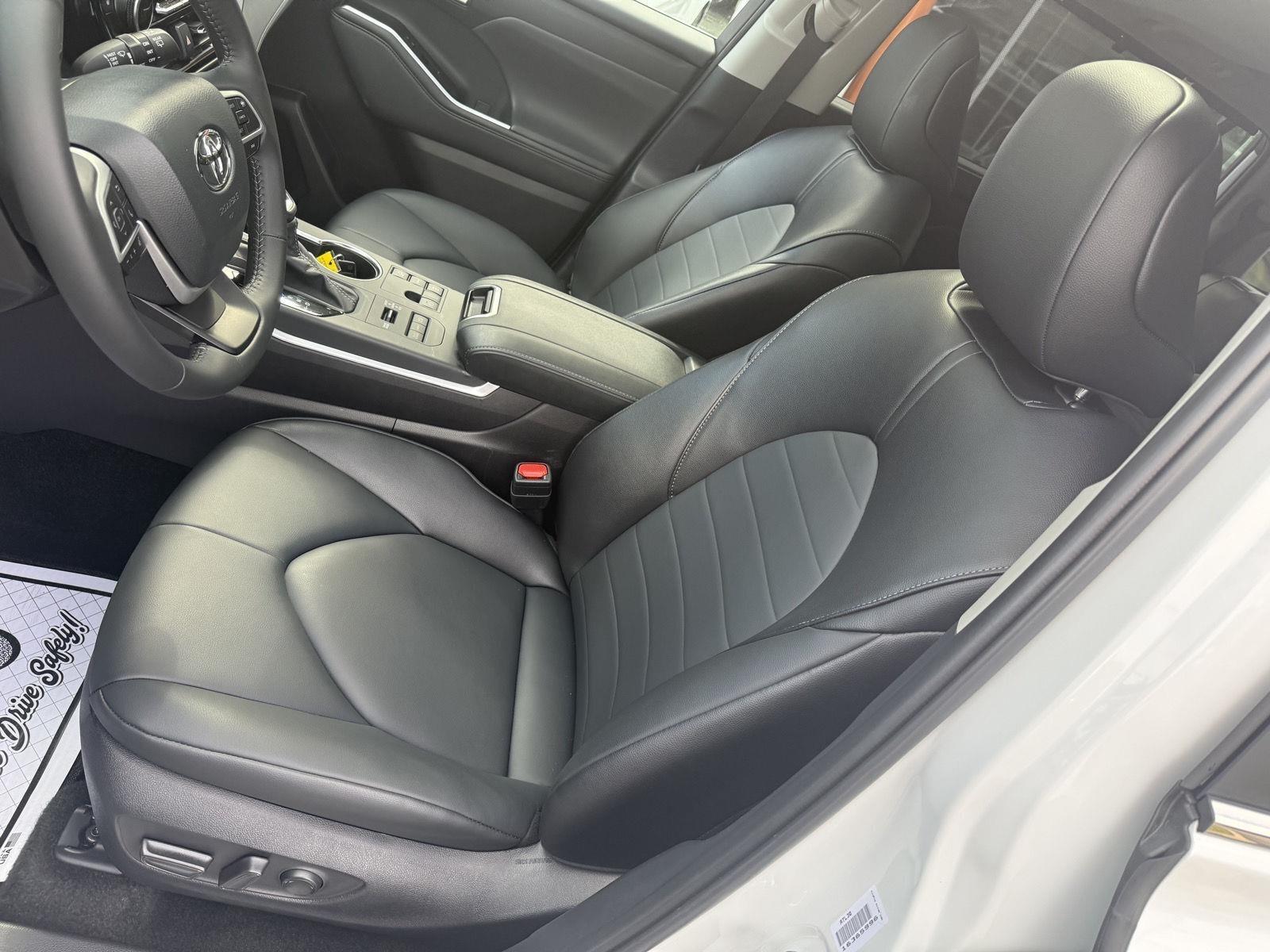 Toyota Highlander Limited AWD 2026