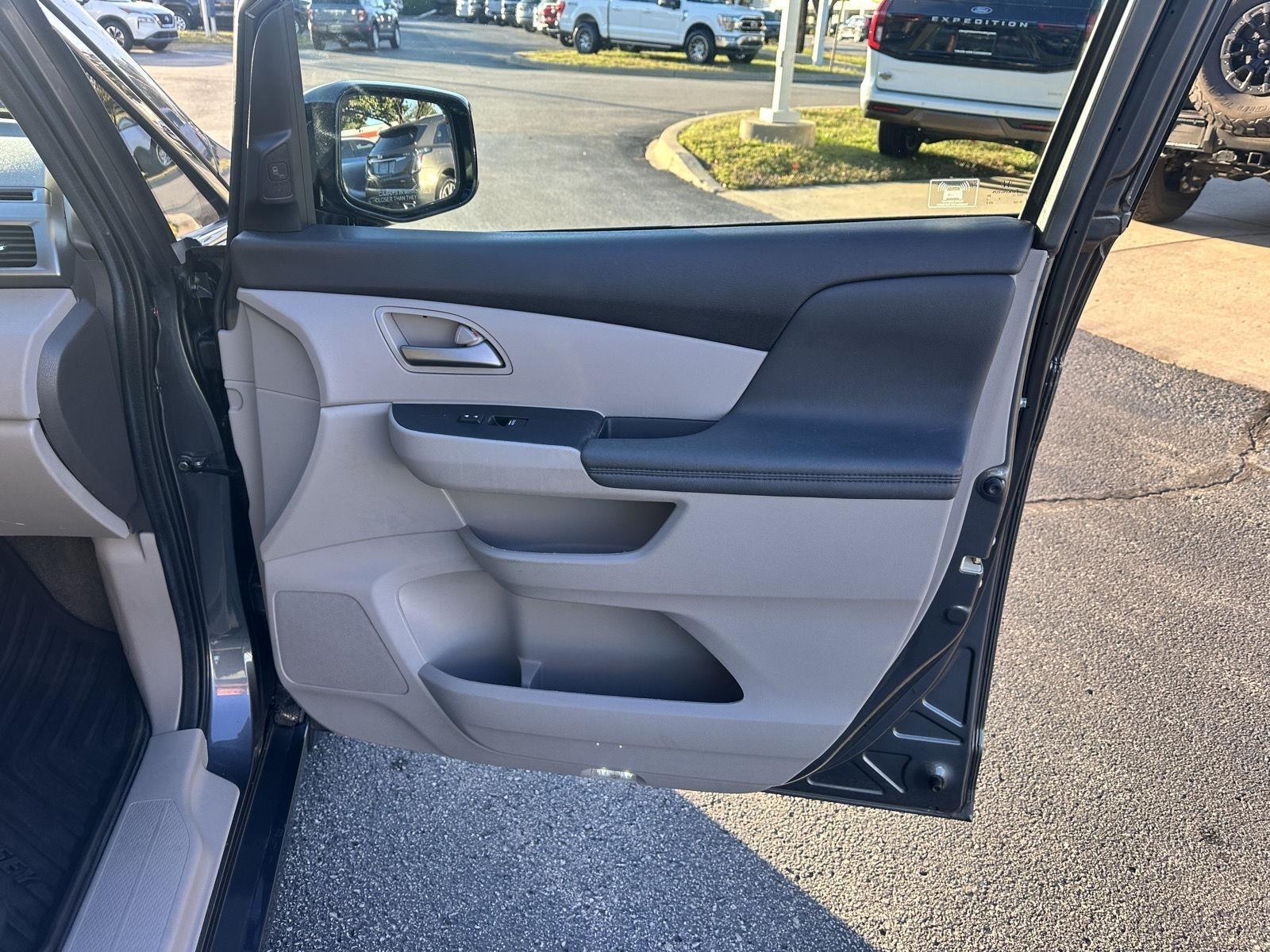 Honda Odyssey Touring Elite 2012