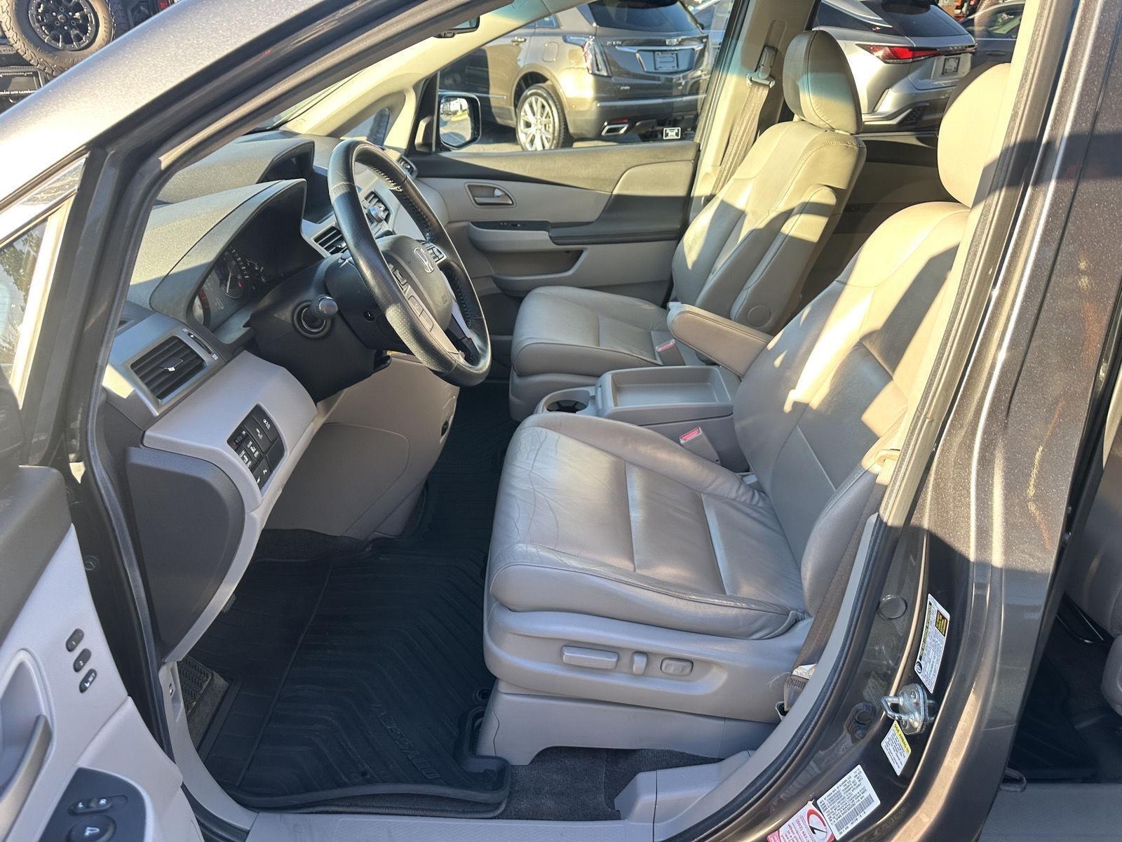 Honda Odyssey Touring Elite 2012