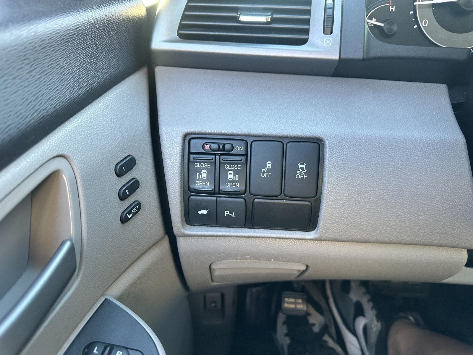 Honda Odyssey Touring Elite 2012