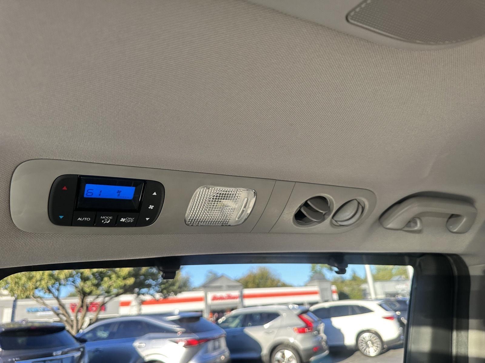 Honda Odyssey Touring Elite 2012