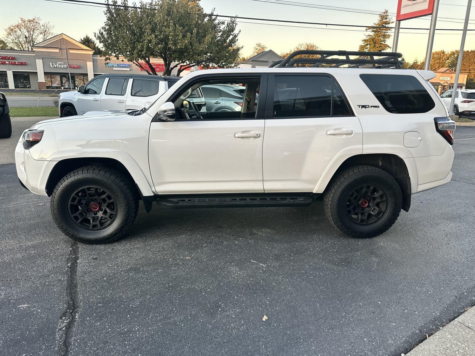 Toyota 4Runner TRD PRO 4WD 2023