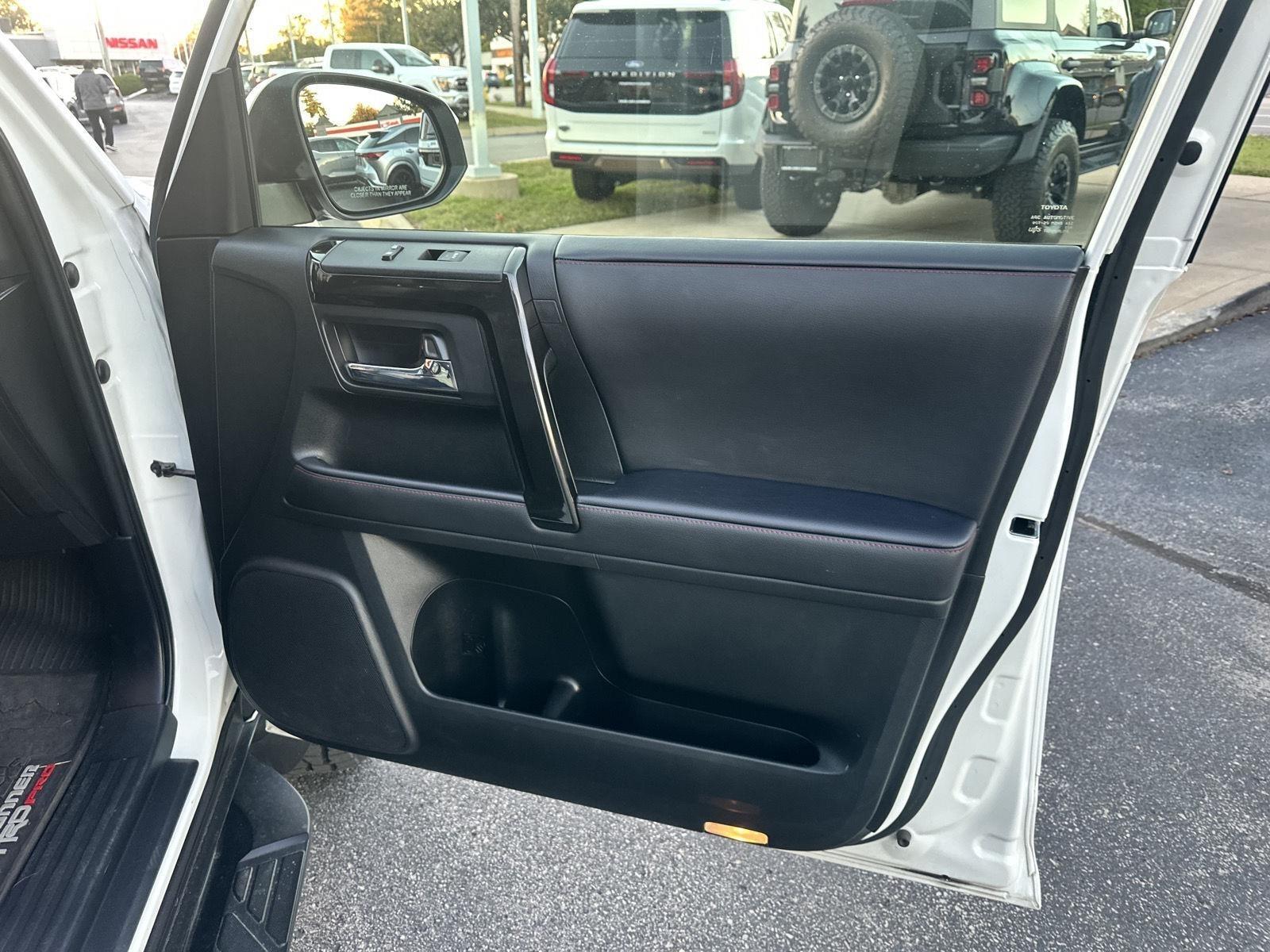 Toyota 4Runner TRD PRO 4WD 2023