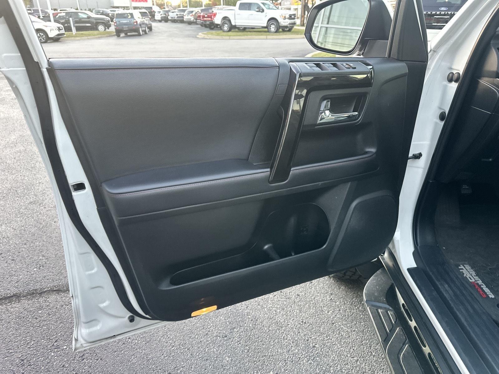 Toyota 4Runner TRD PRO 4WD 2023