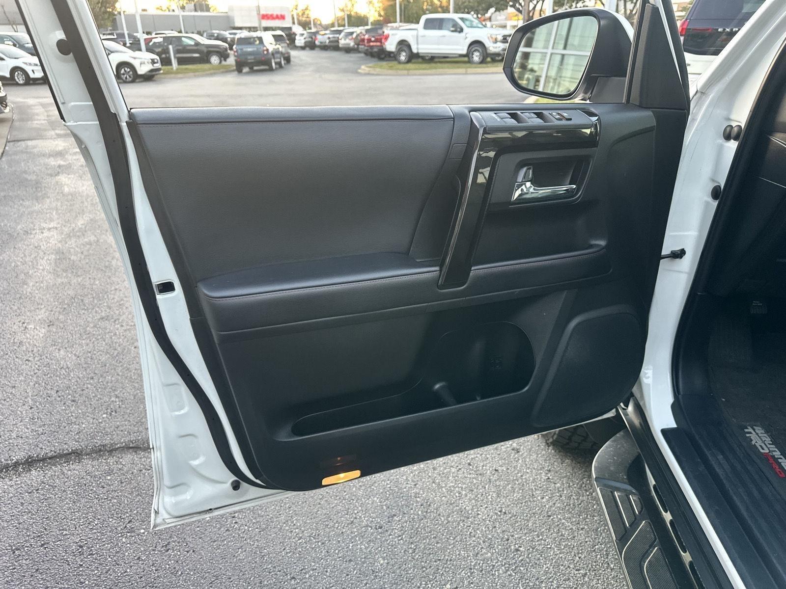 Toyota 4Runner TRD PRO 4WD 2023