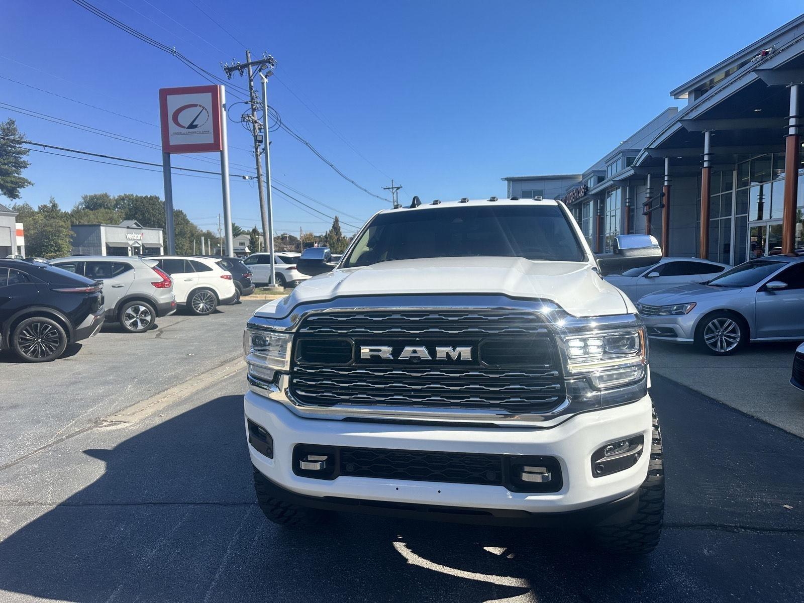 RAM 3500 Limited Mega Cab 4WD DRW 2020