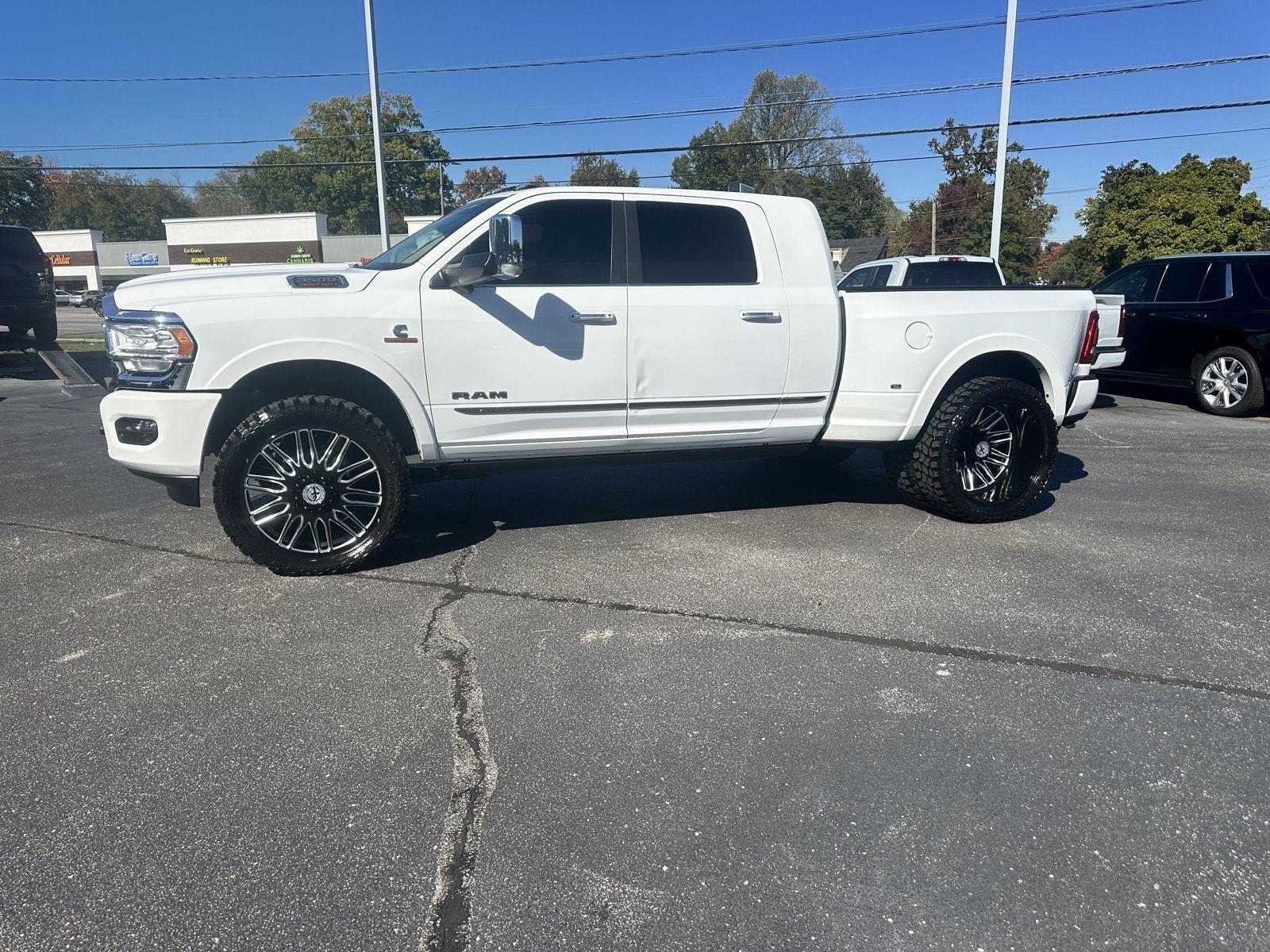 RAM 3500 Limited Mega Cab 4WD DRW 2020