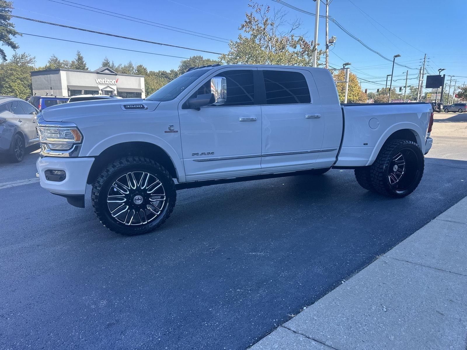 RAM 3500 Limited Mega Cab 4WD DRW 2020