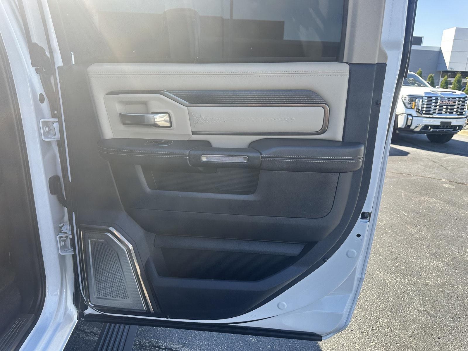 RAM 3500 Limited Mega Cab 4WD DRW 2020