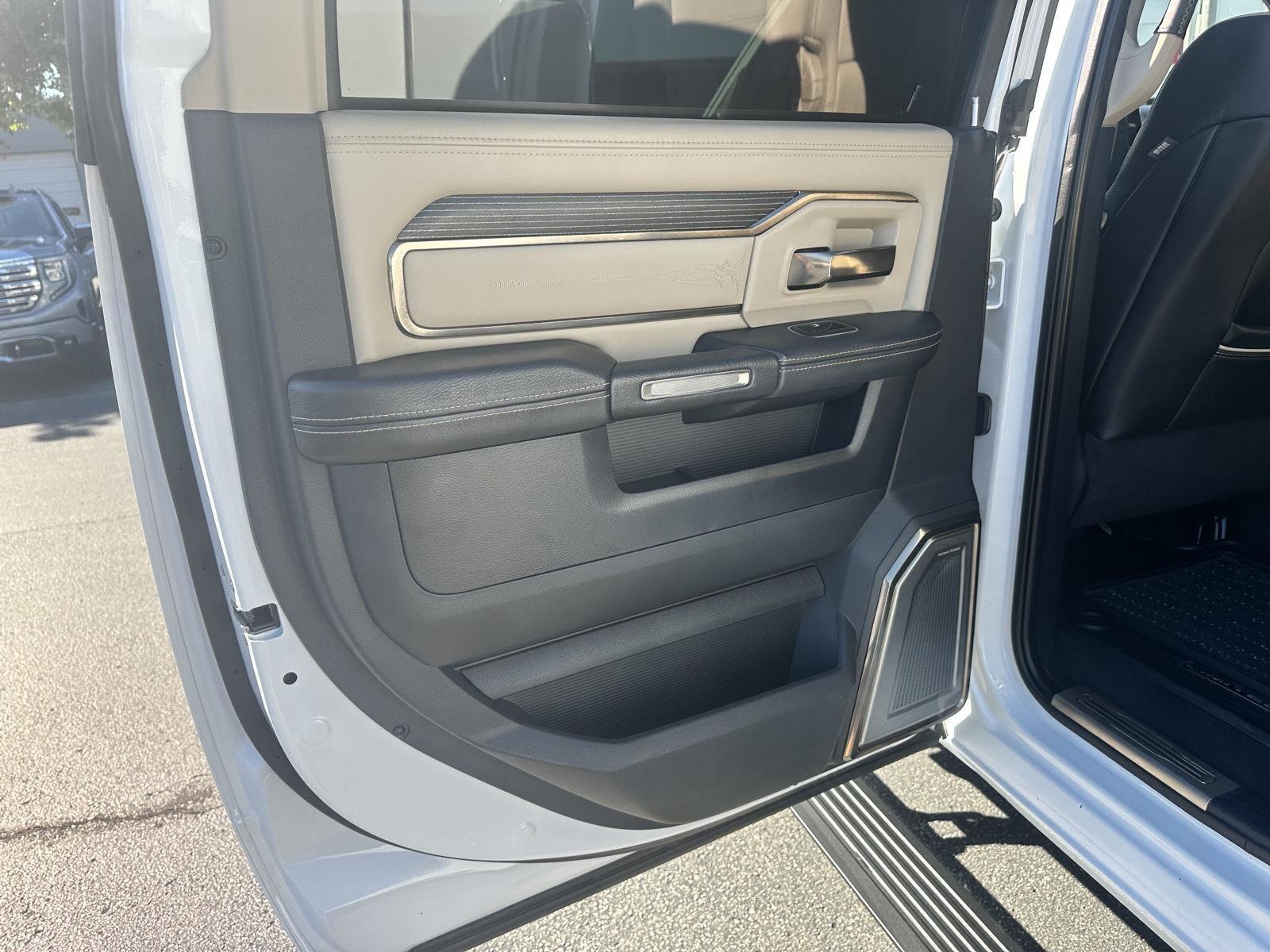 RAM 3500 Limited Mega Cab 4WD DRW 2020