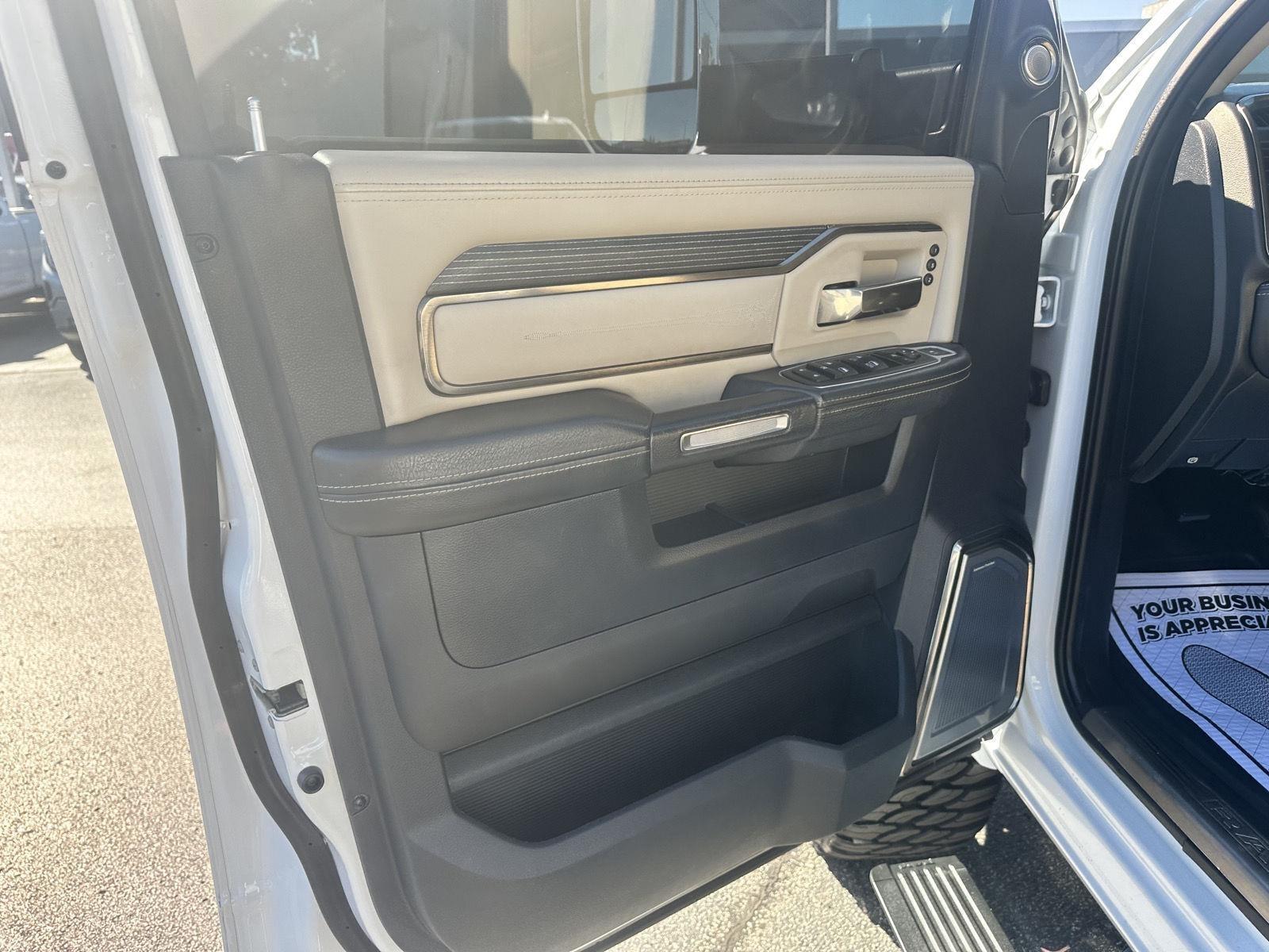 RAM 3500 Limited Mega Cab 4WD DRW 2020