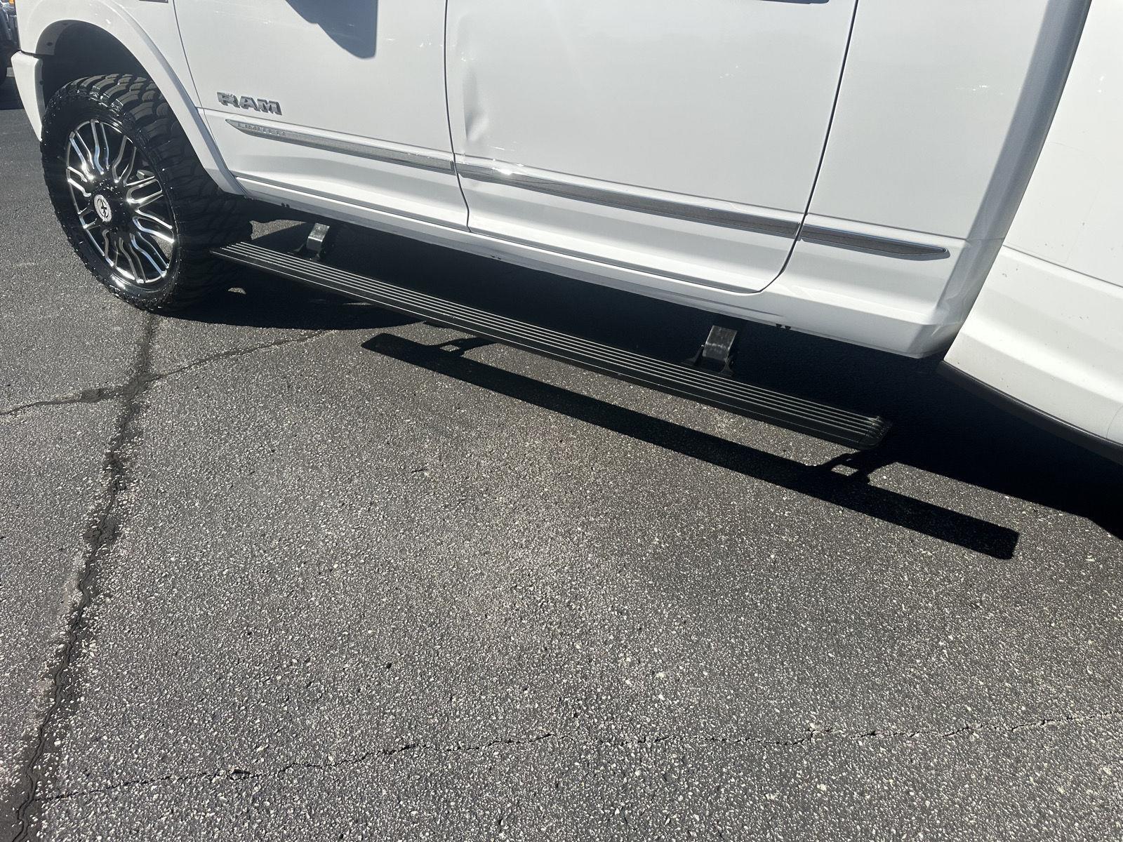RAM 3500 Limited Mega Cab 4WD DRW 2020