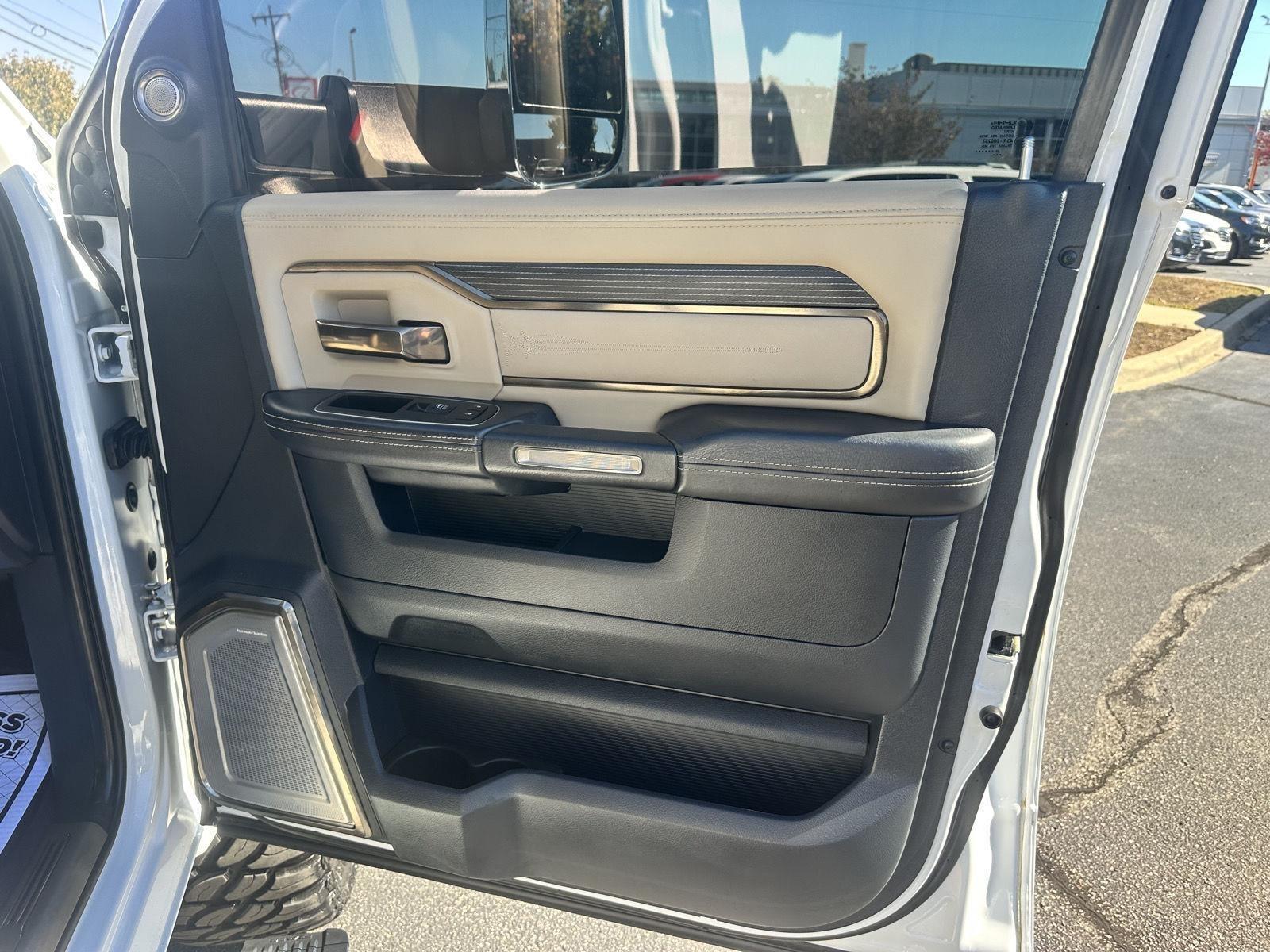 RAM 3500 Limited Mega Cab 4WD DRW 2020
