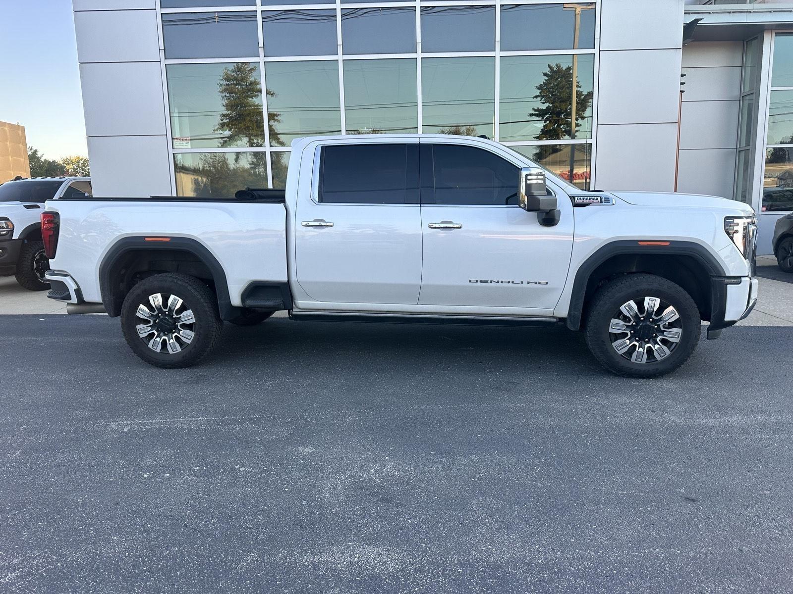 GMC Sierra 3500HD Denali Crew Cab 4WD 2024