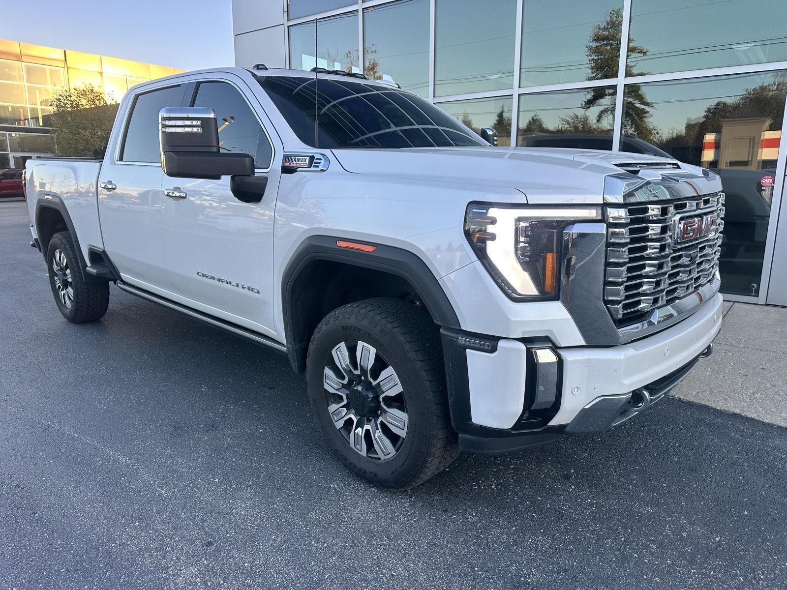GMC Sierra 3500HD Denali Crew Cab 4WD 2024